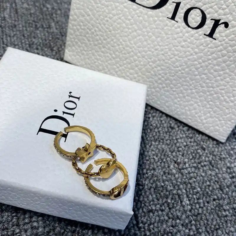 Affordable Hot Dior Open Chain Knuckle Ring Set Metal and White Crystals Gold 0126