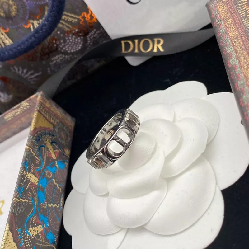 Hot Dior 30 Montaigne Ring In Metal And White Crystals Silver 0118