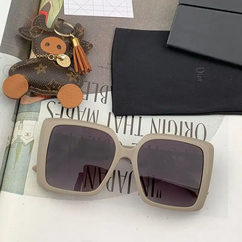 Cheap Hot Dior D7627 Oversized Square Sunglasses In Khaki 0128