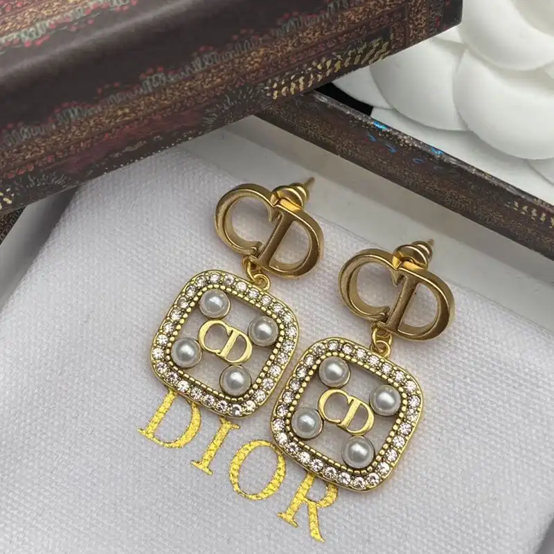 Cheap Hot Dior Tribales Earrings Gold-finish Metal, White Resin Pearls And White Crystals Gold 0204