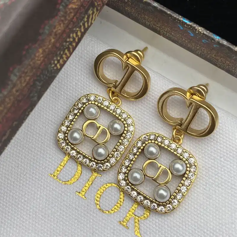 Cheap Hot Dior Tribales Earrings Gold-finish Metal, White Resin Pearls And White Crystals Gold 0204